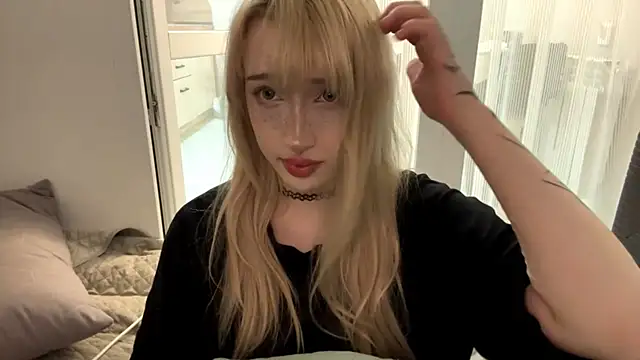 Milkmoriee online show from October 2025 05:25:01 PM