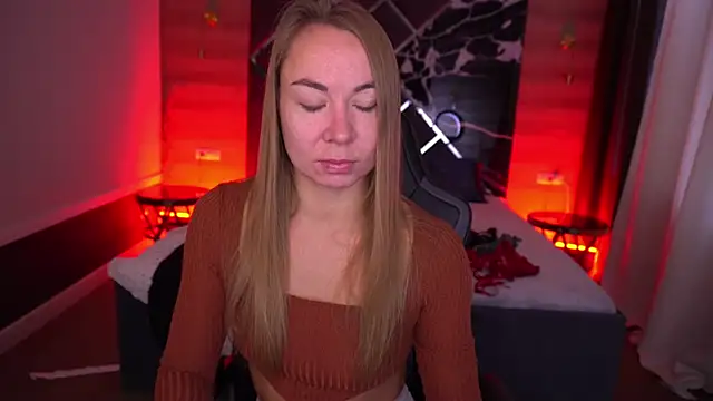 Snapshot of VixenMuse chatting on October 2025 06:50:02 AM VixenMuse online show from October 2025 06:50:02 AM