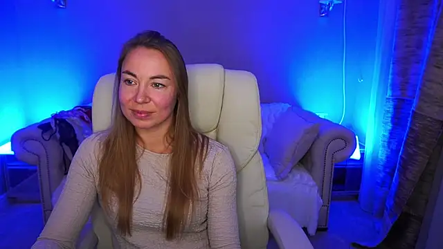 Snapshot of VixenMuse chatting on November 2025 09:03:01 PM VixenMuse online show from November 2025 09:03:01 PM