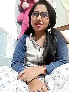 Vanshika1432 online show from November 2025 05:07:01 AM