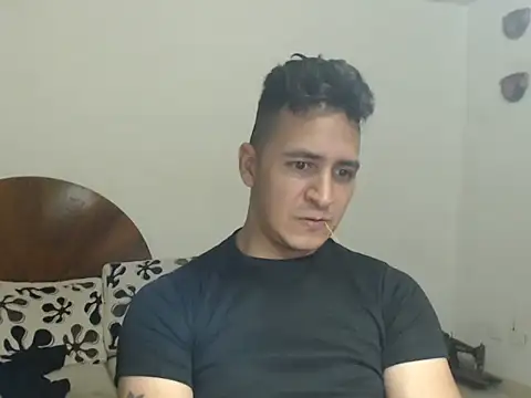 DarkTheKing online show from November 2025 04:11:02 AM