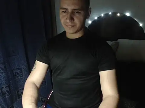 DarkTheKing online show from November 2025 04:48:02 AM