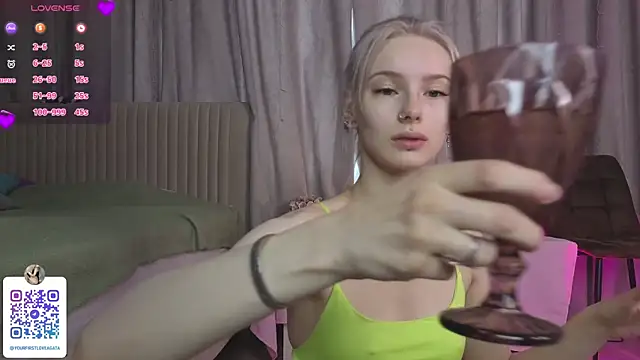 Snapshot of Sunshine_agata chatting on July 2026 05:00:01 AM Sunshine agata online show from July 2026 05:00:01 AM