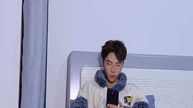 Snapshot of Stuffy-111 chatting on November 2025 10:28:01 AM Stuffy-111 online show from November 2025 10:28:01 AM