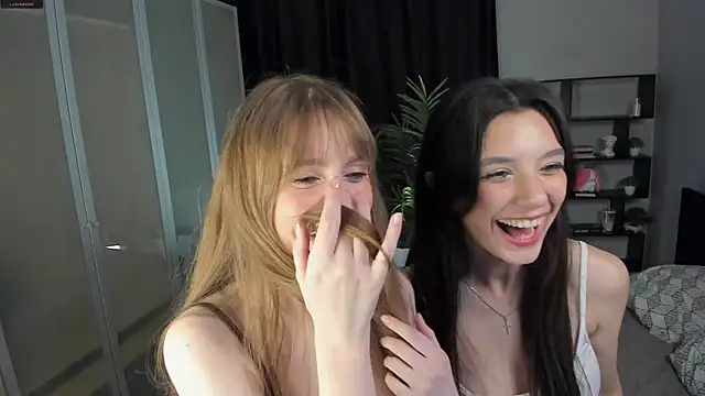 DemetraSadahiro online show from November 2025 12:20:01 PM