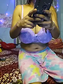 Snapshot of Desi_Maya69 chatting on June 2026 06:32:01 PM Desi Maya69 online show from June 2026 06:32:01 PM