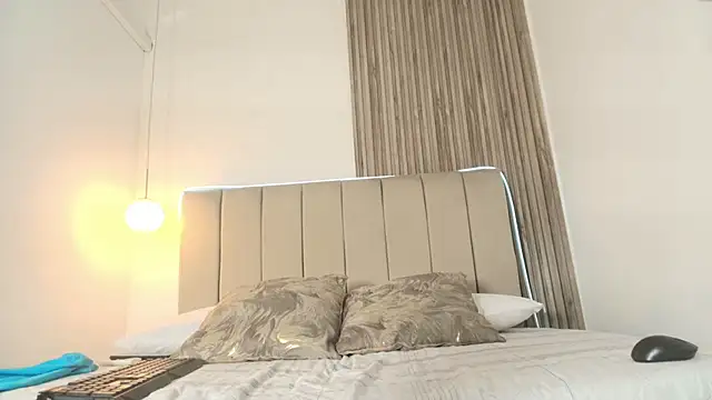 Snapshot of EvaaSinclair chatting on March 2026 08:04:02 PM EvaaSinclair online show from March 2026 08:04:02 PM