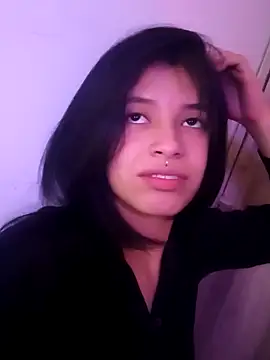 petite coral online show from December 2025 12:29:01 AM