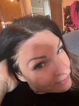 kinkysarahx online show from April 2026 09:54:01 AM