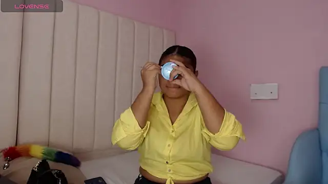 Snapshot of miel_alisha chatting on November 2025 12:52:01 PM miel alisha online show from November 2025 12:52:01 PM