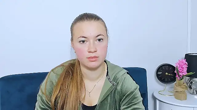 LeaNaughty online show from October 2025 03:57:02 PM