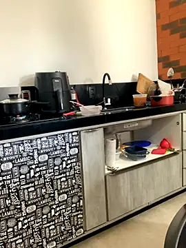 NatashaAzura online show from November 2025 04:00:01 PM