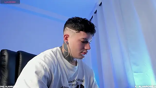 AlanRose01 online show from November 2025 01:57:02 PM