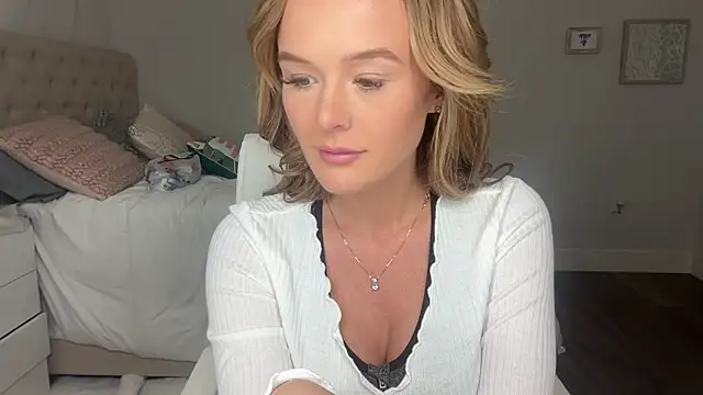 Amberjayxox0 online show from November 2025 02:11:02 AM