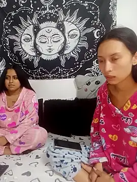 emily n abby online show from April 2026 01:12:01 PM