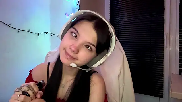 Snapshot of HanaMantanaDell chatting on January 2026 04:01:01 PM HanaMantanaDell online show from January 2026 04:01:01 PM