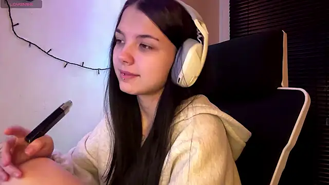 Snapshot of HanaMantanaDell chatting on March 2026 04:36:01 PM HanaMantanaDell online show from March 2026 04:36:01 PM