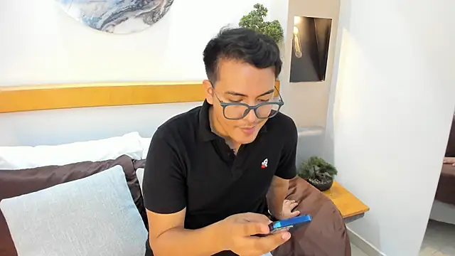 JohnBelRose online show from November 2025 08:08:01 PM