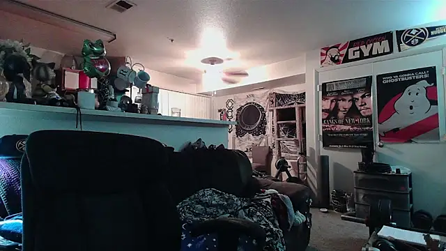 biggerisbetter12 online show from March 2026 09:48:01 AM