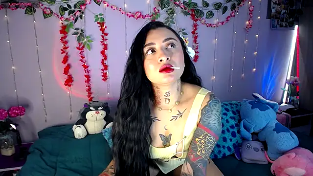 NathallyRouse online show from November 2025 02:44:02 AM