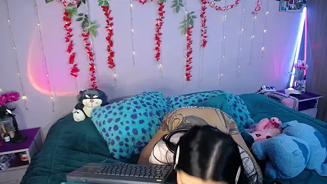 NathallyRouse online show from November 2025 10:02:01 PM