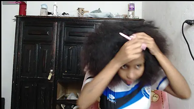 Snapshot of kataleya2021 chatting on October 2025 10:43:02 PM kataleya2021 online show from October 2025 10:43:02 PM