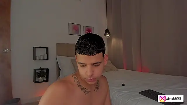 Snapshot of Little_Emma_11 chatting on January 2026 12:32:01 PM Little Emma 11 online show from January 2026 12:32:01 PM