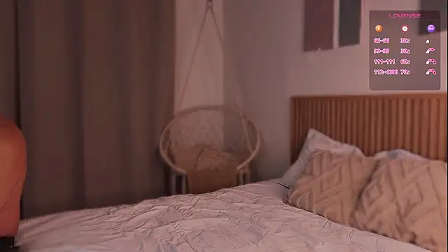 Snapshot of Little_Emma_11 chatting on February 2026 12:34:01 PM Little Emma 11 online show from February 2026 12:34:01 PM