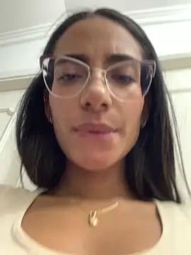 Snapshot of elegant__rouse chatting on June 2026 03:04:02 AM elegant rouse online show from June 2026 03:04:02 AM