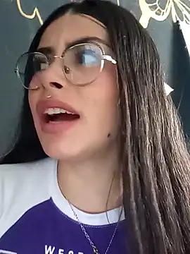 kaileyrivers online show from April 2026 07:58:02 PM