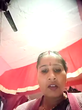 OliveGreen22 online show from November 2025 05:19:02 AM