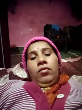 OliveGreen22 online show from December 2025 01:10:02 AM