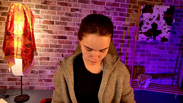 May Bloom online show from October 2025 10:05:02 AM