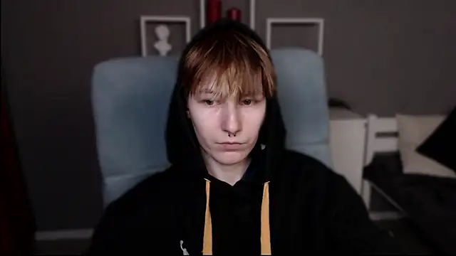 guitarandangell online show from February 2026 02:27:01 PM