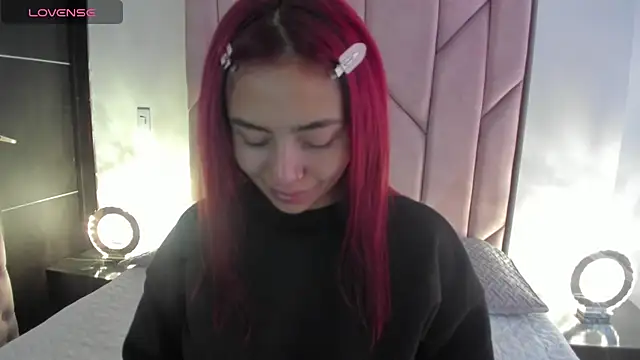 melanie roux   online show from November 2025 12:29:02 PM