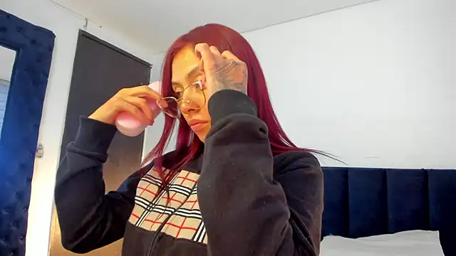 melanie roux   online show from April 2026 12:17:01 PM