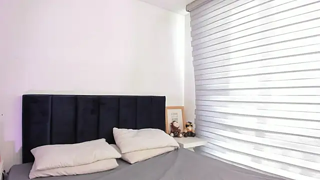 Snapshot of melanie_roux__ chatting on June 2026 12:29:01 PM melanie roux online show from June 2026 12:29:01 PM