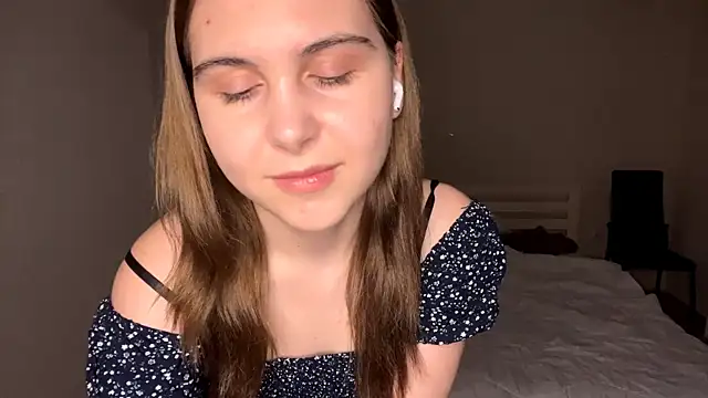 MyraLitterers online show from December 2025 03:41:02 PM