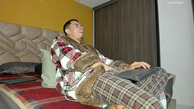 Snapshot of Gregory_mancini chatting on November 2025 04:59:02 AM Gregory mancini online show from November 2025 04:59:02 AM