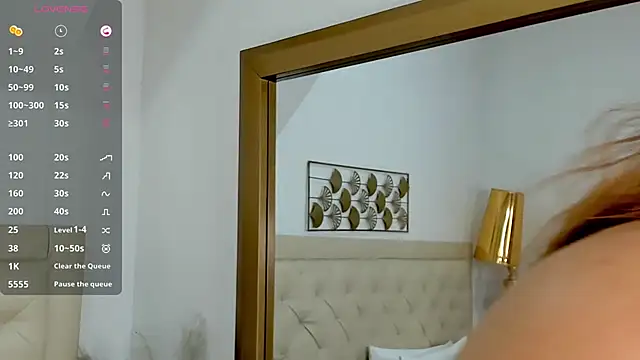 lucia lorenz online show from December 2025 11:26:02 AM