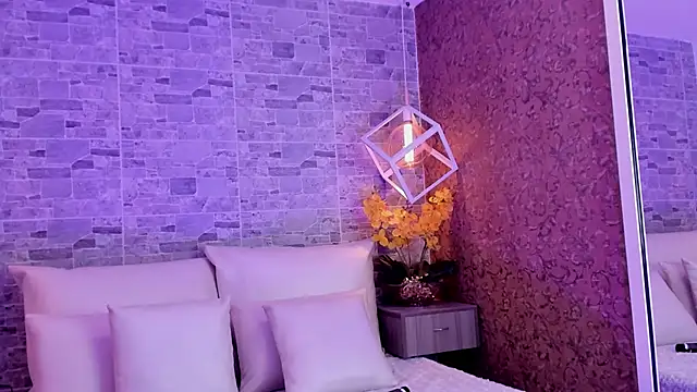 Catalina-Thompson online show from October 2025 12:09:02 PM