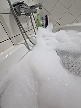 16enes16 online show from December 2025 05:52:01 PM