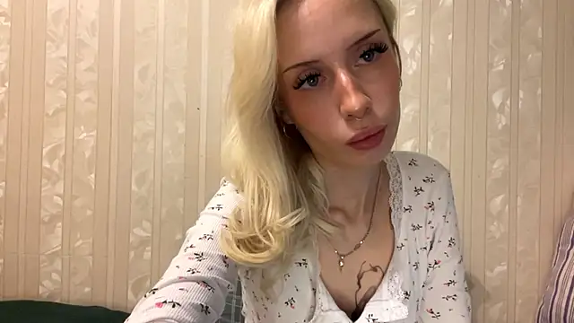 Snapshot of Twist_drip_blonde chatting on October 2025 02:21:02 PM Twist drip blonde online show from October 2025 02:21:02 PM