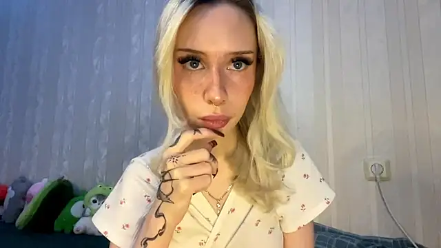 Snapshot of Twist_drip_blonde chatting on November 2025 07:07:01 AM Twist drip blonde online show from November 2025 07:07:01 AM