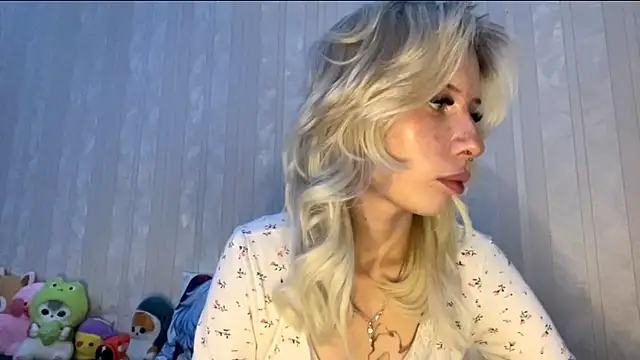 Snapshot of Twist_drip_blonde chatting on December 2025 04:02:01 PM Twist drip blonde online show from December 2025 04:02:01 PM