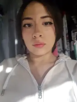 chloebrownn03 online show from November 2025 04:00:01 AM