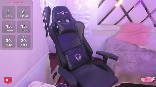 Darla Santos  online show from November 2025 08:08:02 PM