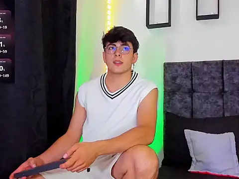 Theo Noxxx online show from November 2025 06:41:02 PM