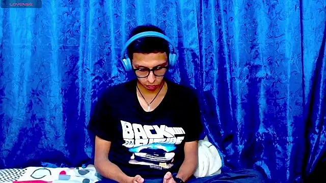 DavTwink3100 online show from February 2026 01:48:02 AM