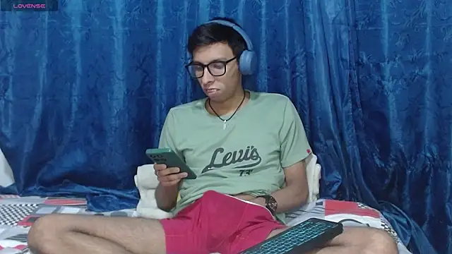 DavTwink3100 online show from April 2026 01:48:01 AM